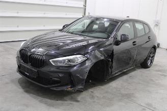 Vaurioauto  passenger cars BMW 1-serie 120 2021/12