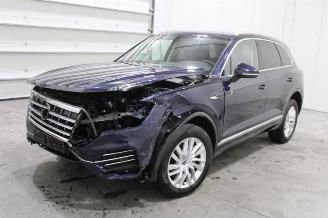 Schadeauto Volkswagen Touareg  2023/6