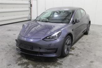 uszkodzony samochody osobowe Tesla Model 3  2023/3