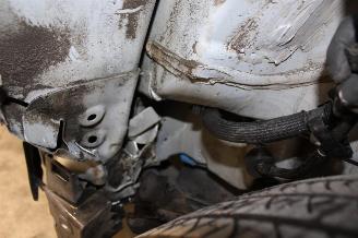 Land Rover Defender  picture 8