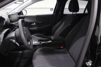Peugeot 208  picture 11