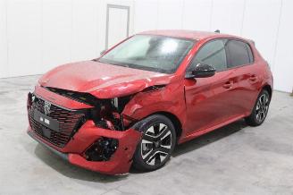 Damaged car Peugeot 208  2025/4