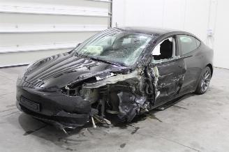 krockskadad bil auto Tesla Model 3  2022/11