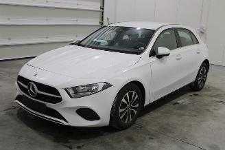 krockskadad bil auto Mercedes A-klasse A 180 2023/4