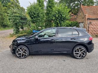 damaged passenger cars Volkswagen Golf eHybrid Pano Navi Led 2025/1