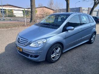 Damaged car Mercedes B-klasse 200 2006/4