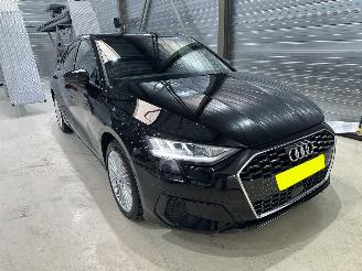 skadebil auto Audi A3 1.5 35 TFSI S-LINE LEDER/NAVI/CAMERA//ASSIST/LED MATRIX/ VOL SCHADEVRIJ 2022/9
