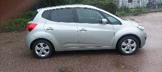 Kia Venga Automaat Climatecontrol CruiseControl Stoelverwarming Lichtautomaat Privacyglas Trekhaak picture 4