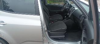 Kia Venga Automaat Climatecontrol CruiseControl Stoelverwarming Lichtautomaat Privacyglas Trekhaak picture 13