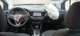 Opel Crossland Automaat Climatecontrol CruiseControl Stoelverwarming Lichtautomaat Privacyglas led koplampen picture 12