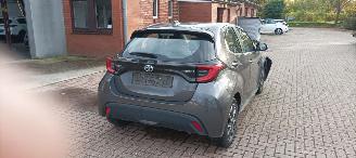 Toyota Yaris 1.5-Hybrid Full-Led Navi Climatecontrol CruiseControl Stoelverwarming Lichtautomaat Achteruitrijcamera Keyless entry armsteun picture 5