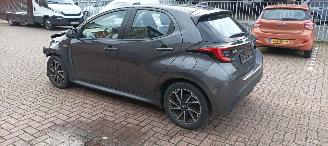 Toyota Yaris 1.5-Hybrid Full-Led Navi Climatecontrol CruiseControl Stoelverwarming Lichtautomaat Achteruitrijcamera Keyless entry armsteun picture 3