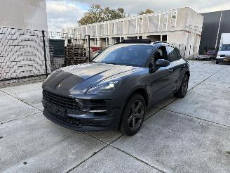 Vaurioauto  passenger cars Porsche Macan 3.0 S  260 KW -PANO-LEDER-CAMERA- VOLLE UITVOERING 2019/5