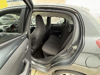 Peugeot 108 1.0 e-VTi Allure NAVI - CAMERA - CARPLAY - LED picture 9