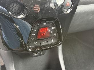 Peugeot 108 1.0 e-VTi Allure NAVI - CAMERA - CARPLAY - LED picture 18