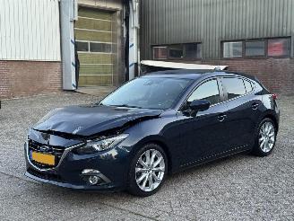 uszkodzony samochody osobowe Mazda 3 2.0 120Pk Automaat SkyActiv Head-Up Bose 2015/5