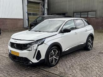 Damaged car Peugeot 3008 1.6 Hybrid 225 Allure Pack Business 2023/11