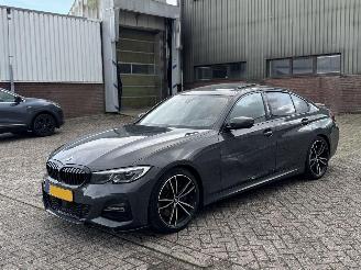 Voiture accidenté BMW 3-serie 330i 258Pk M-Pakket Harman Kardon Head-Up Schuifdak NAP 2019/3