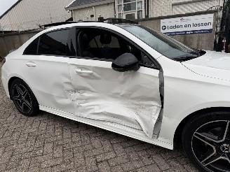 Mercedes A-klasse 200 163Pk Automaat AMG Pakket Pano Launch Edition Premium picture 14