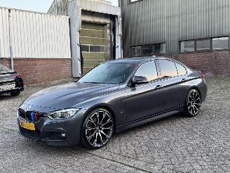 Coche accidentado BMW 3-serie 330e M-Pakket Centennial High Executive Geen Schade! 2016/12