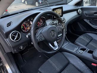 Mercedes Cla-klasse 180 Ambition Automaat Pano picture 8