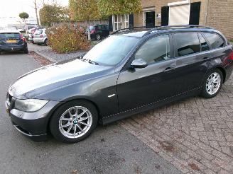 Damaged car BMW 3-serie 318 I BUSINESS LINE CLIMA NAVI 2008/2