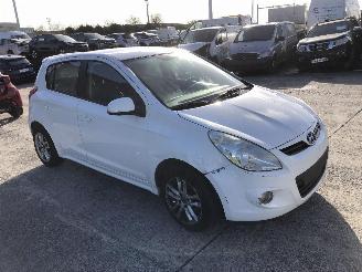Hyundai I-20 1.4 CRDI picture 2