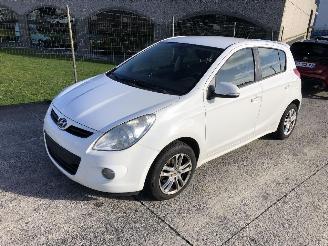 uszkodzony samochody osobowe Hyundai I-20 1.4 CRDI 2011/11