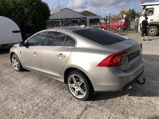 Vaurioauto  passenger cars Volvo S-60 2.0 D 2012/9