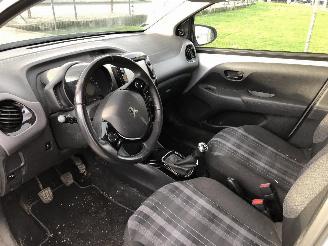 Peugeot 108 1.0  CABRIO picture 5