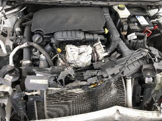 Peugeot 308 1.2 picture 16