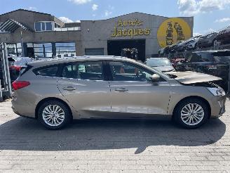 Voiture accidenté Ford Focus CLIPPER TITANIUM 2019/2
