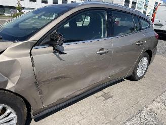 Ford Focus CLIPPER TITANIUM picture 12