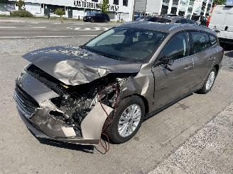 Ford Focus CLIPPER TITANIUM picture 13