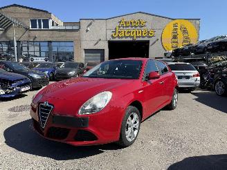 damaged passenger cars Alfa Romeo Giulietta 1.6 MTJD 2011/3