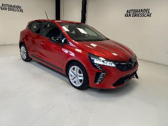 skadebil auto Renault Clio  2024/6