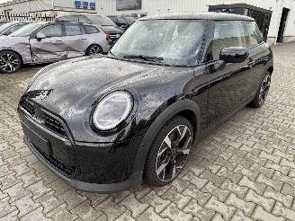 Auto incidentate Mini Cooper Nieuw model! 2025/4
