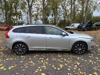 Schadeauto Volvo V-60 V 60 KINETIC 2017/6