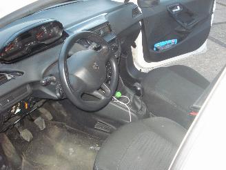 Peugeot 208 5 DEURS AIRCO picture 17