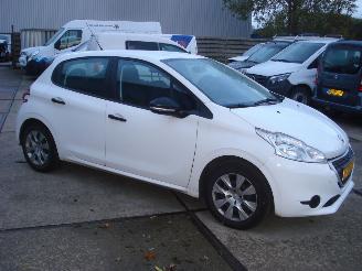 Schadeauto Peugeot 208 5 DEURS AIRCO 2014/4