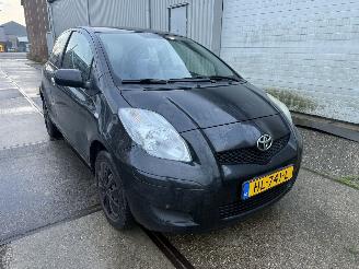 Unfallwagen Toyota Yaris 1.0 VVTi Access Airco 2011/8