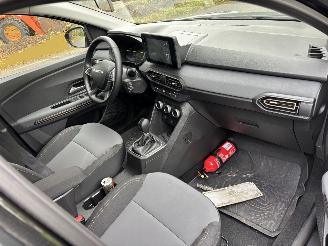 Dacia Jogger HYBRIDE 1.6 AUTOMAAT 7 Pers NAVI CLIMA CAMERA CRUISE B.J 2025 picture 9