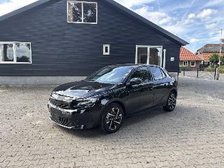 krockskadad bil auto Opel Corsa GS SPORT 110 PK NAVI CLIMA CAMERA CRUISE LED B.J 2024 2024/2