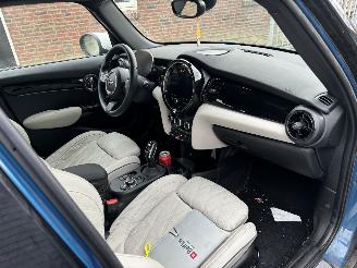 Schadeauto Mini Cooper SPORT AUTOMAAT LEER NAVI CLIMA CAMERA B.J 07-2021 2021/7