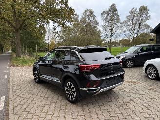 Volkswagen T-Roc 2.0 TDI AUTOMAAT 150 PK STYLE NAVI CLIMA CAMERA LED picture 2