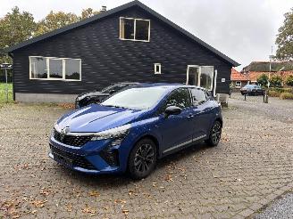 Voiture accidenté Renault Clio V TECHNO SPORT NAVI CLIMA CAMERA VIRT DASH PDC LED FACELIFT B.J 2025 2025/5