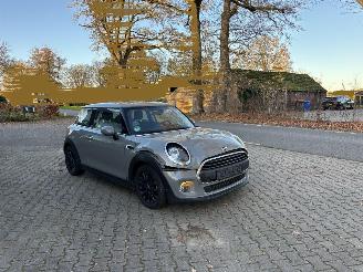 Mini One 1.5 EDITION CLIMA ABS PDC B.J 11-2018 SCHROEFSCHADE picture 1