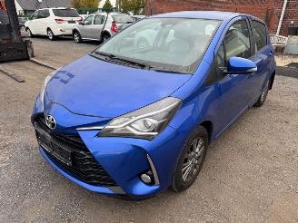 krockskadad bil auto Toyota Yaris III  Y-CONIC 2017/7