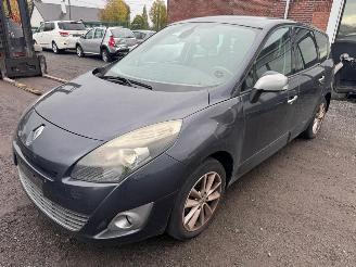 krockskadad bil auto Renault Grand-scenic  2011/6