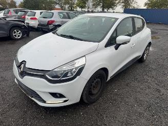 Damaged car Renault Clio  2018/4